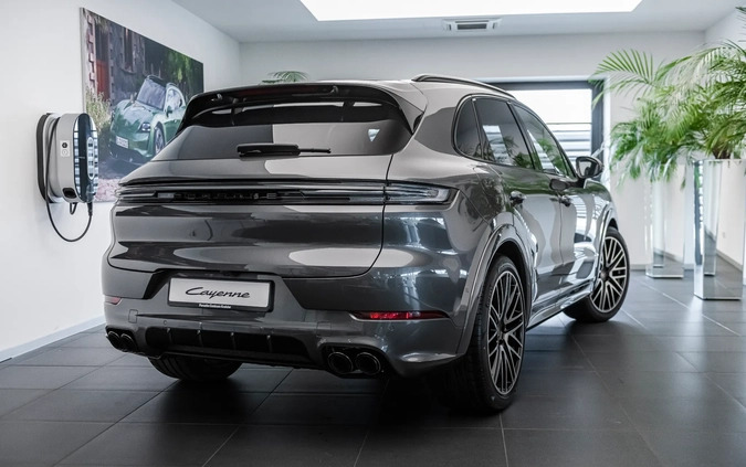 Porsche Cayenne cena 669429 przebieg: 10, rok produkcji 2024 z Sierpc małe 742